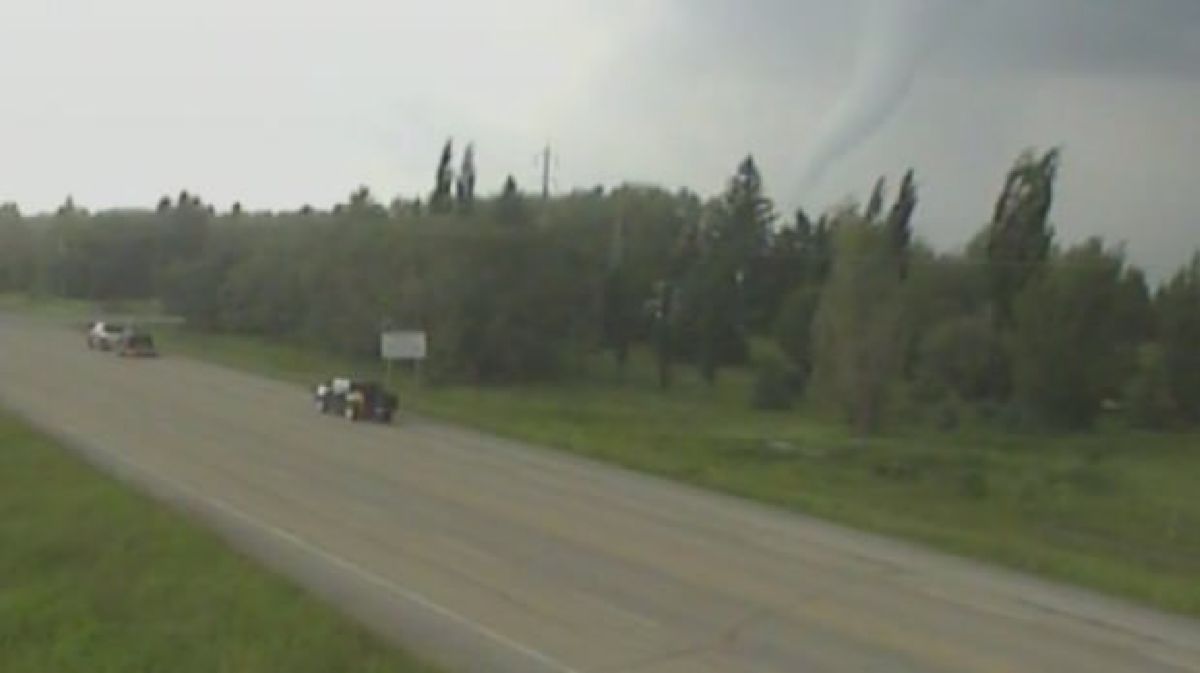 Tornado Alberta Landa dan Tate Brothers Ditangkap di Miami